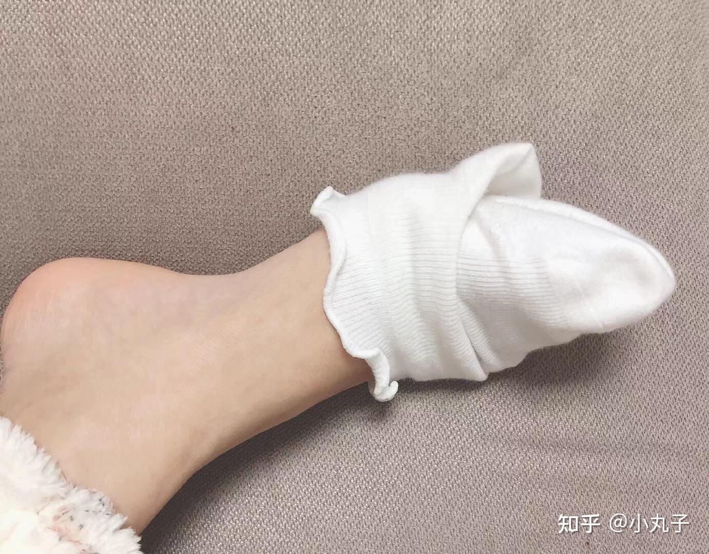 女生穿棉袜的脚有多好看?