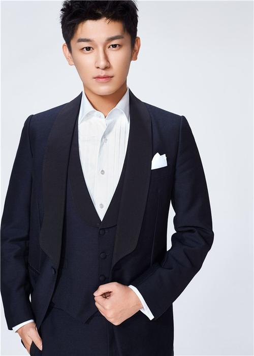 演艺经历 2014年7月,杨旭文参演湖南卫视定制周播剧《美人制造》,在剧