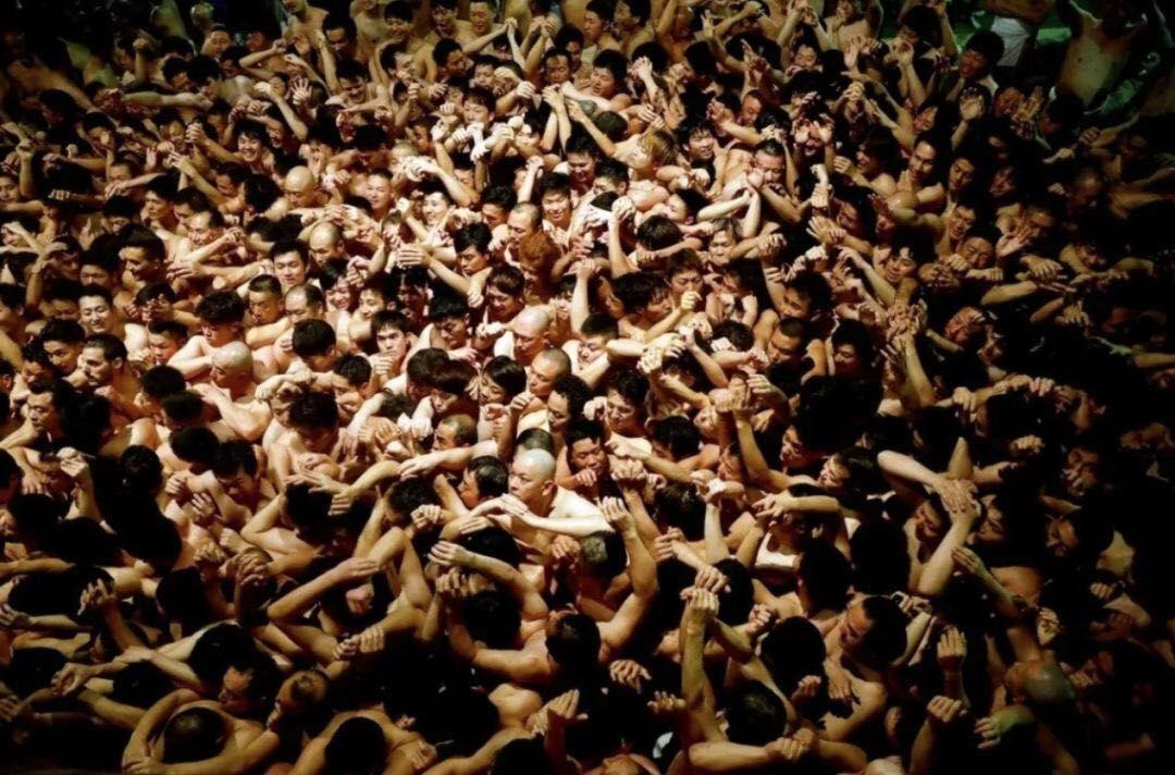 疫情在日本扩散 日本民众信心满满参加万人裸祭和马拉松 然后突然慌得一批 知乎