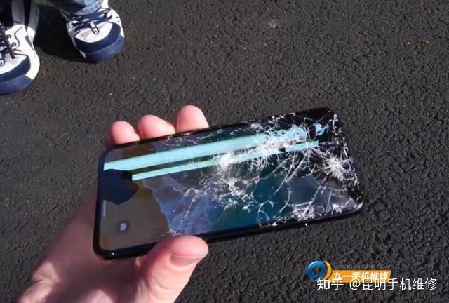 坏,无法更换外屏,这种情况需要更换屏幕总成,原装拆机总成在1200-1800