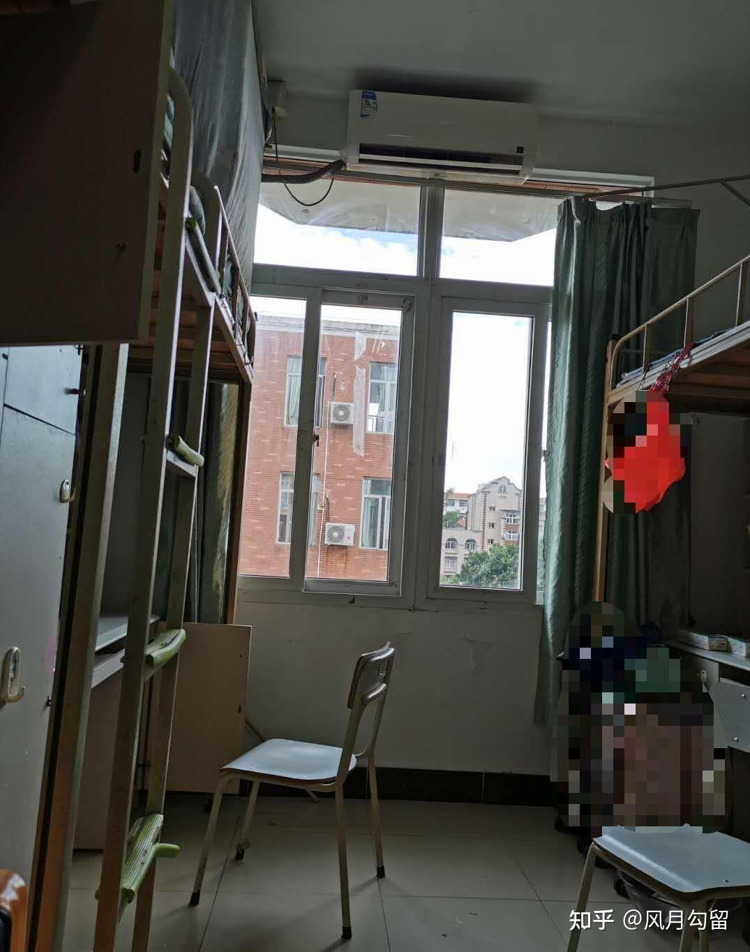 厦门大学芙蓉12宿舍是什么样的,有阳台吗,可以发发图片吗?
