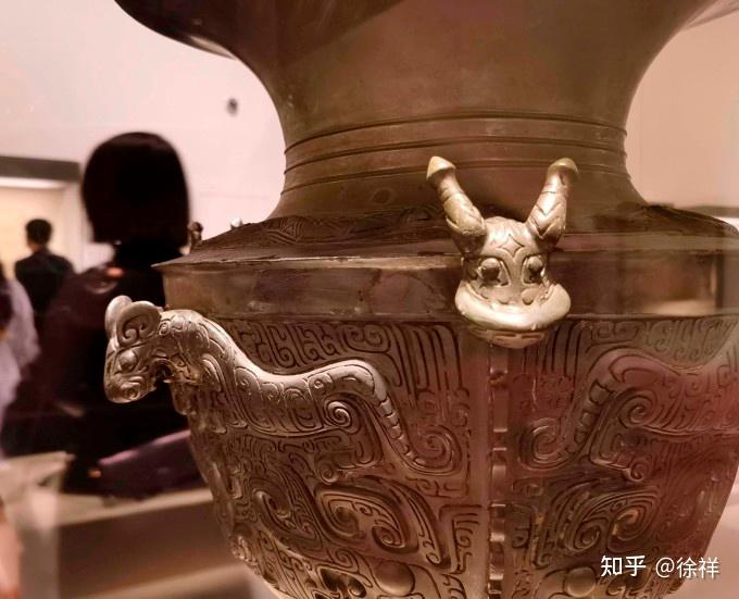 驚きの値段で 商周 風水置物】中國古 四羊方尊 【龍紋鳳紋 收藏 時代・青銅器 真鍮製