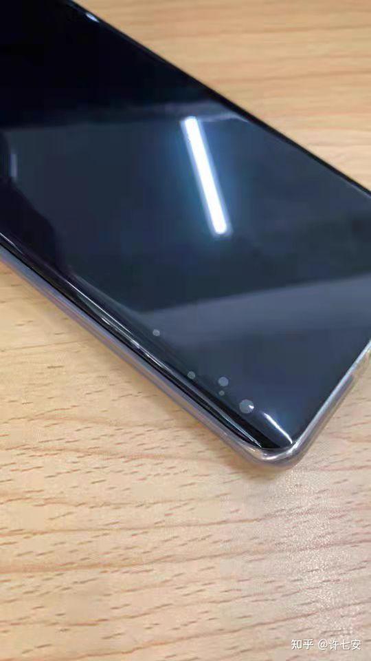 小米1212pro全胶钢化膜售价那么高该如何选择