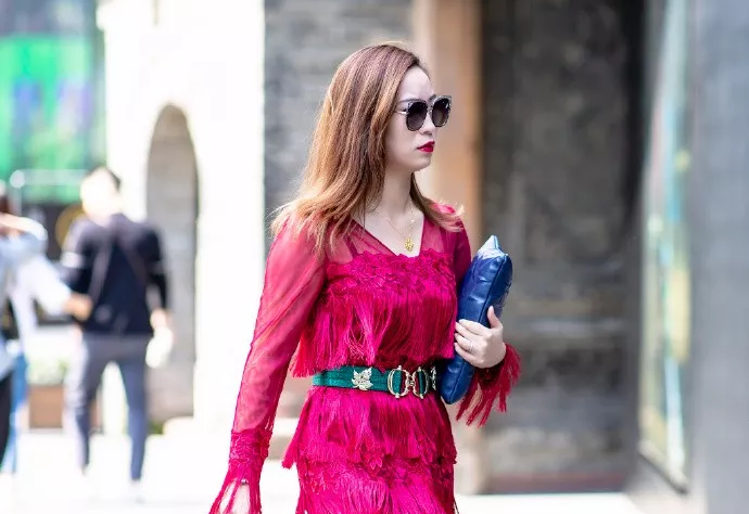 高跟鞋怎么配好看 v2-e24d8ceb17bec2c11c01c9bc421d3037_1440w.jpg?source=172ae18b