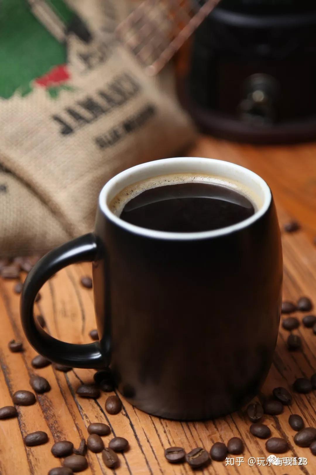 意式浓缩咖啡Espresso的特点口感概述 意式咖啡的制作流程详细步骤 中国咖啡网