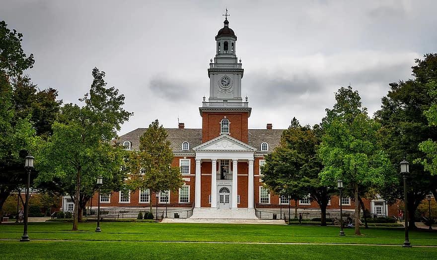 johns hopkins university),简称霍普金斯大学,主校区位于美国马里兰