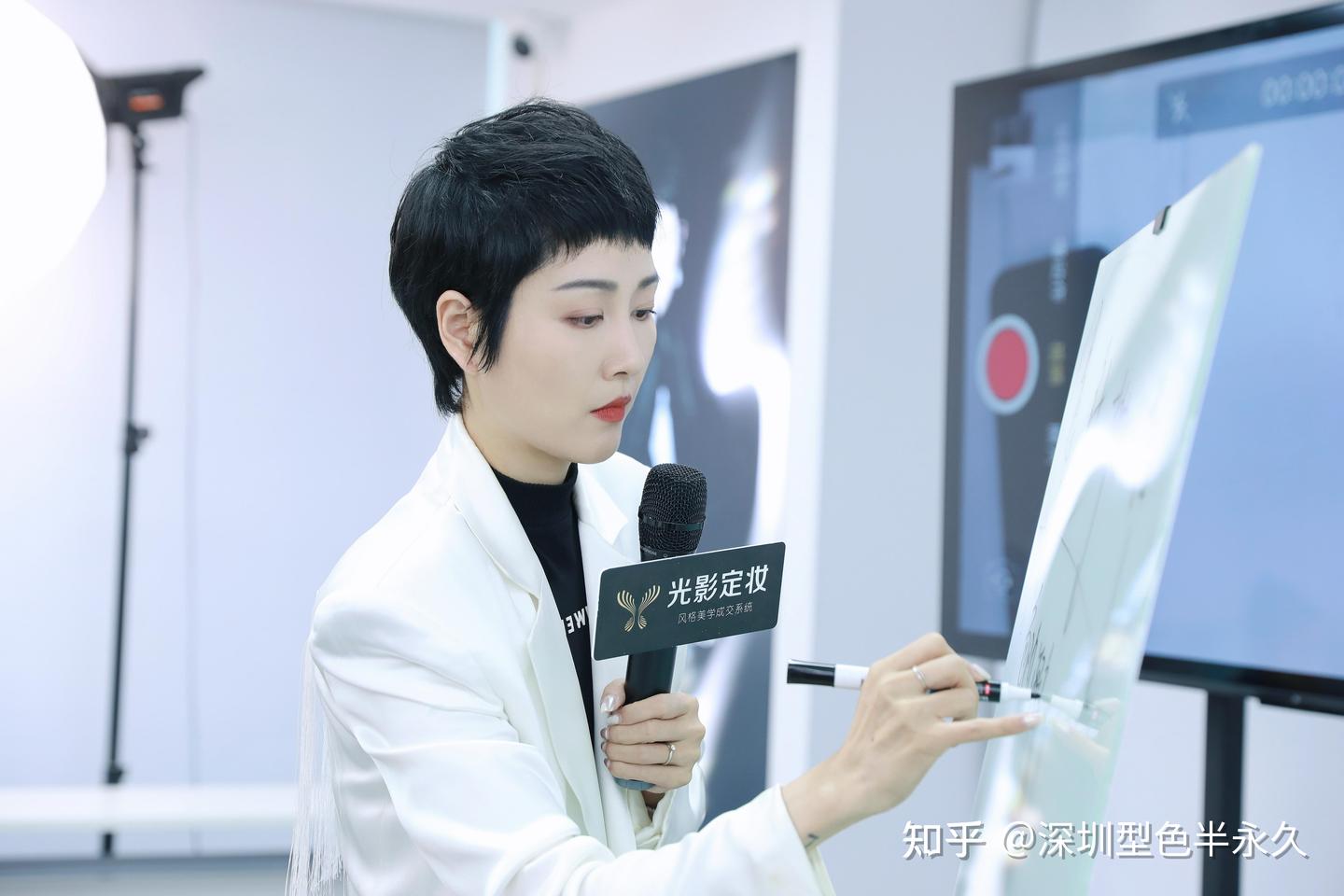 光影交错,魔法手舞——王娟校长原创光影定妆的诗意探寻 - 知乎