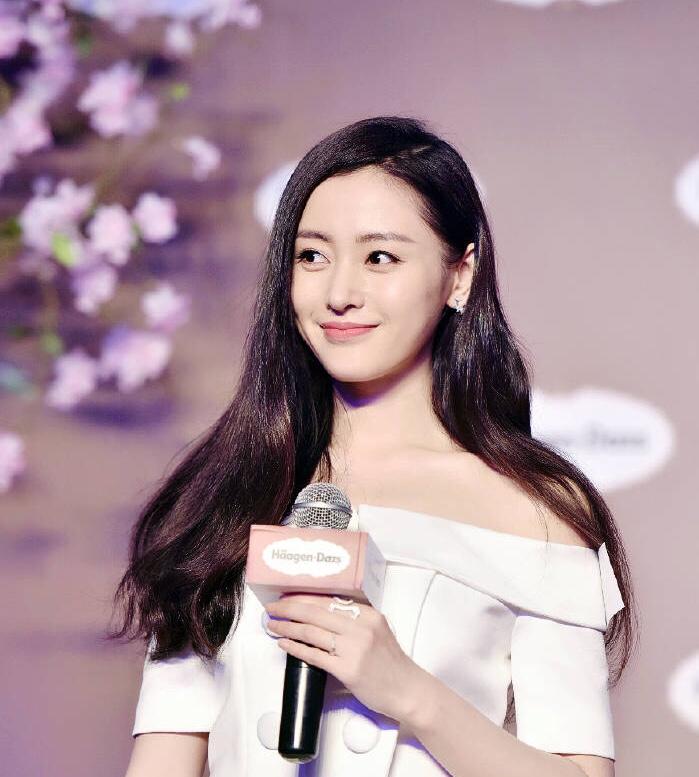 如何评价张天爱的长相?