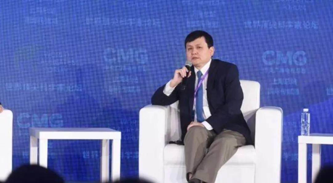 多少岁不再担任领导 v2-e2bede4cfa2fa16b1622e2d17c762677_1440w.jpg?source=172ae18b