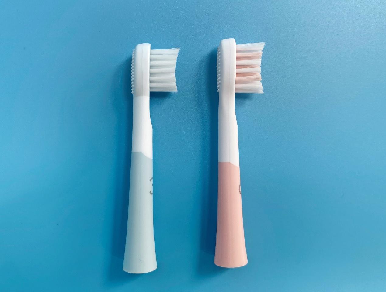 给两小只买过的牙刷主要分三大类:手动牙刷,电动牙刷,u形牙刷,主流