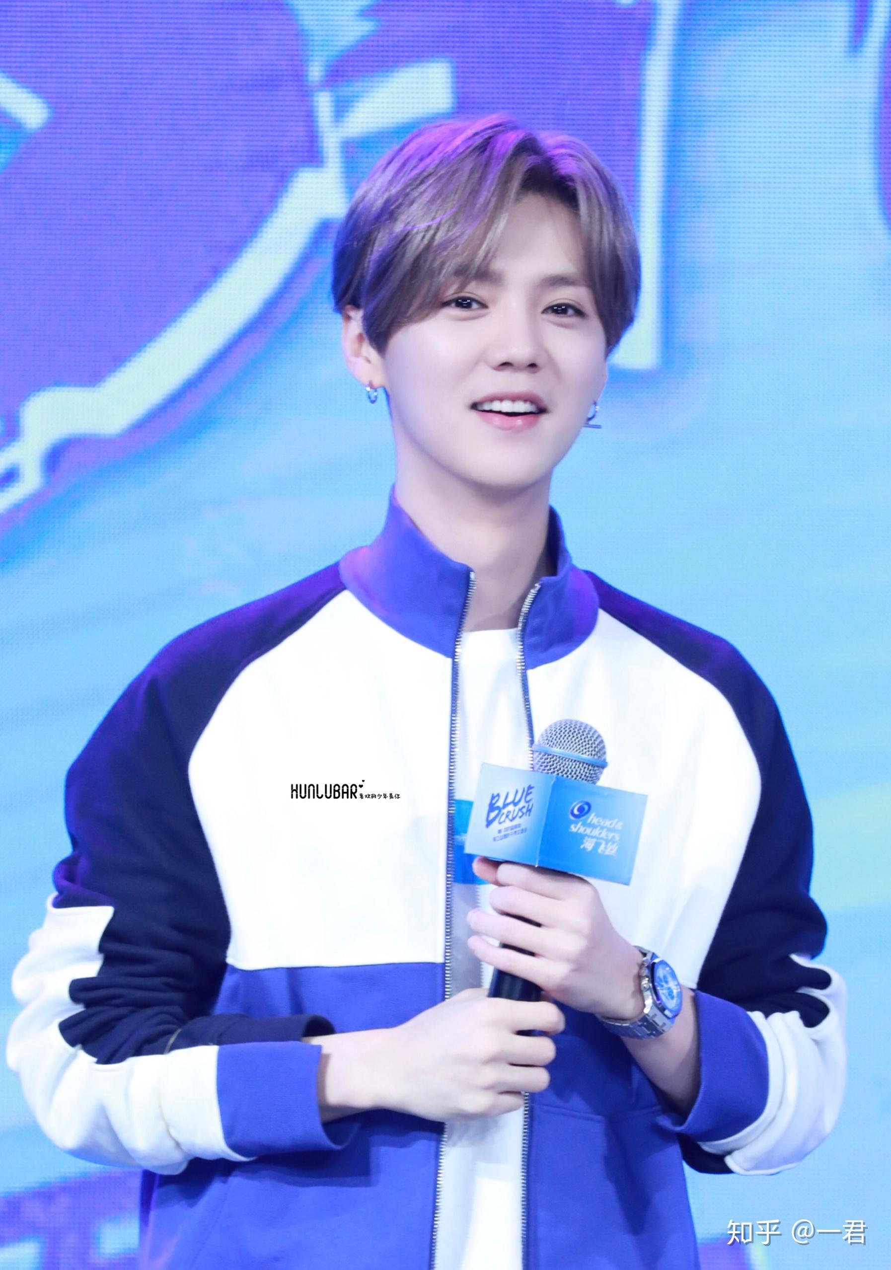 有没有鹿晗比心的照片分享呀? - 知乎