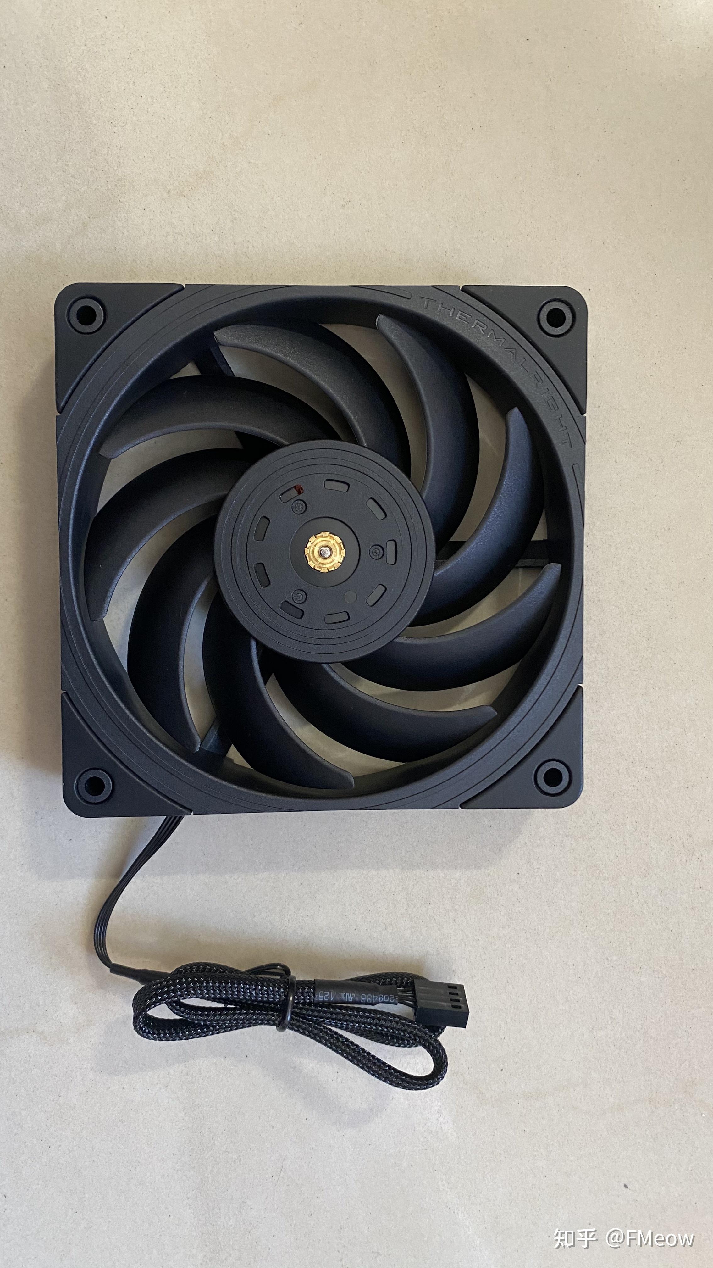 利民tlb12散热风扇开箱实拍