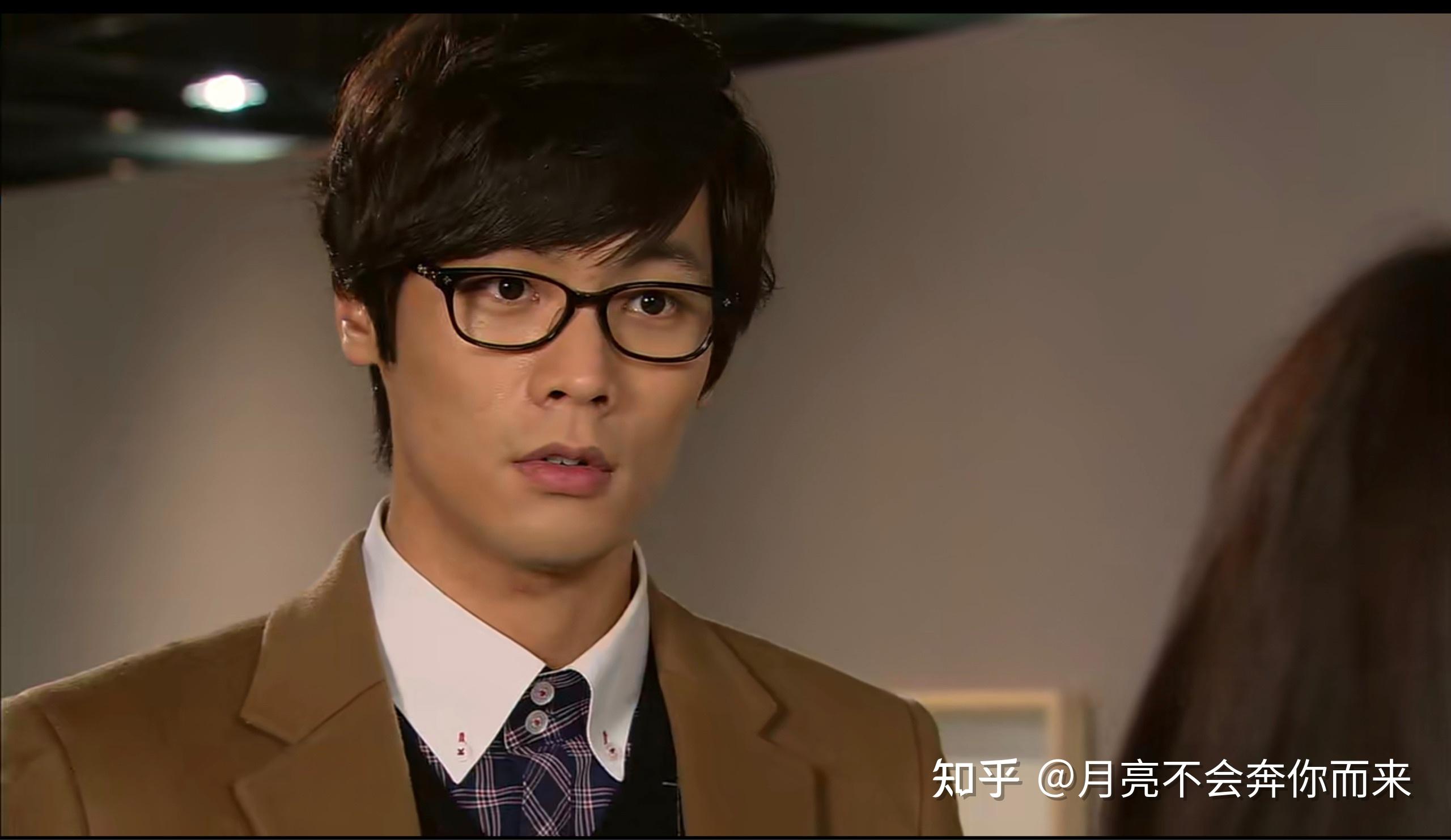 想知道韩剧短腿的反击中对于穿透屋顶的highkick结局的解释