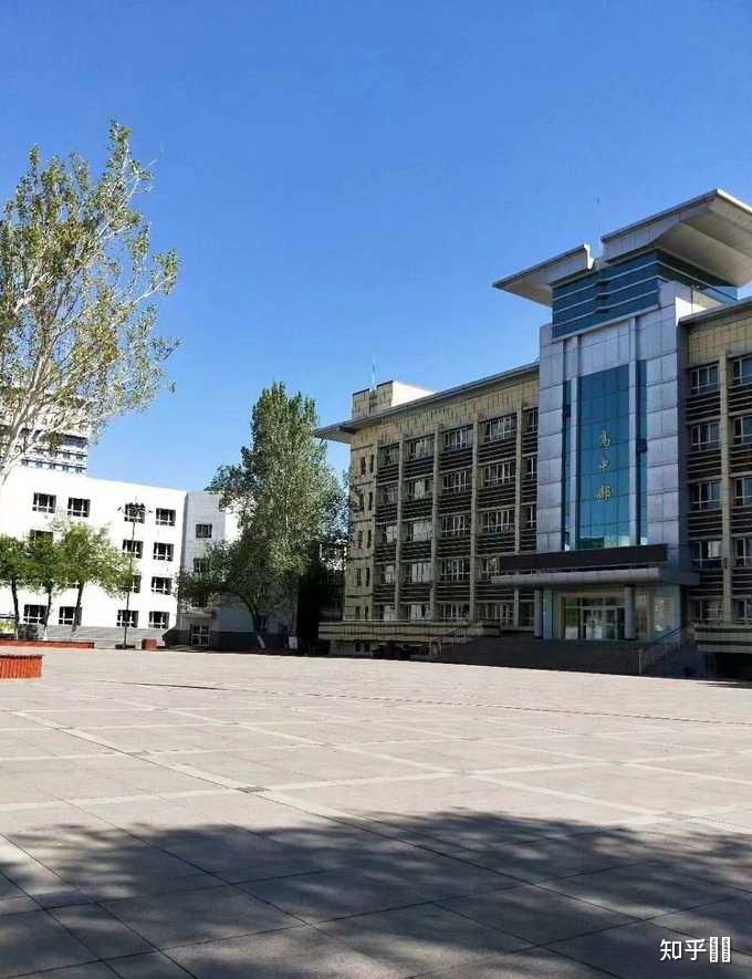 在乌鲁木齐兵团二中上学是什么体验