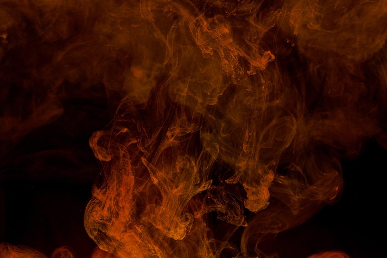 2. 脱去污染衣物