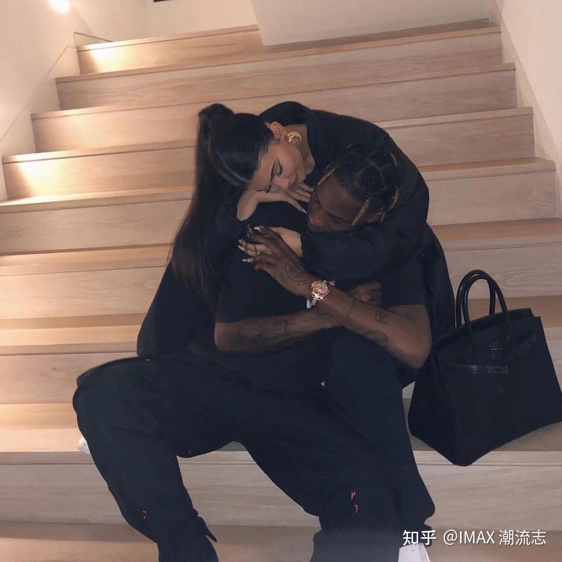 travisscott巨额赔偿生涯结束金小妹却传来二胎喜讯网友该哭该笑