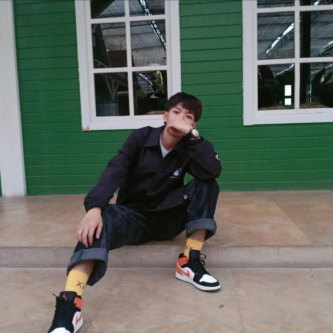 aj配什么裤子显得好看呢