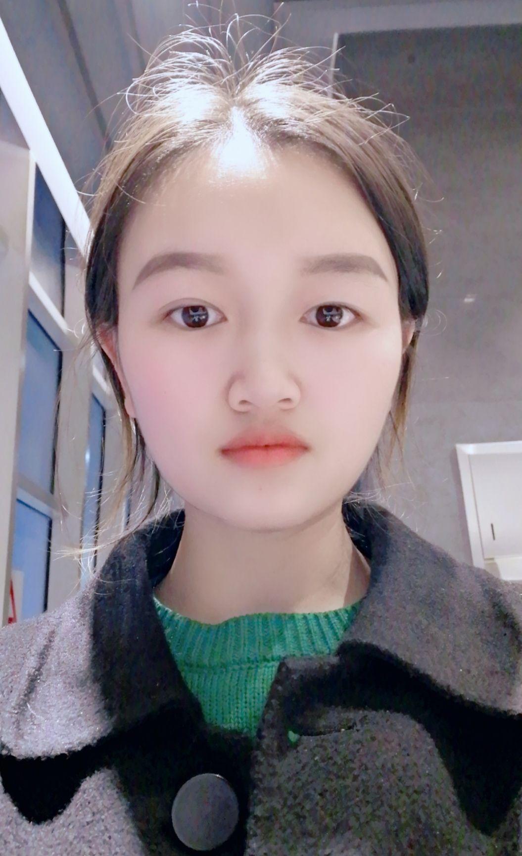 为什么很多人左眼大而右眼小?