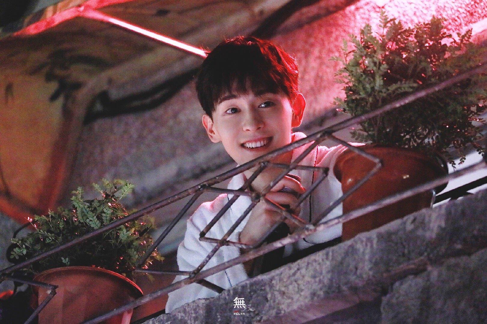 邓伦温柔和微笑背后的力量