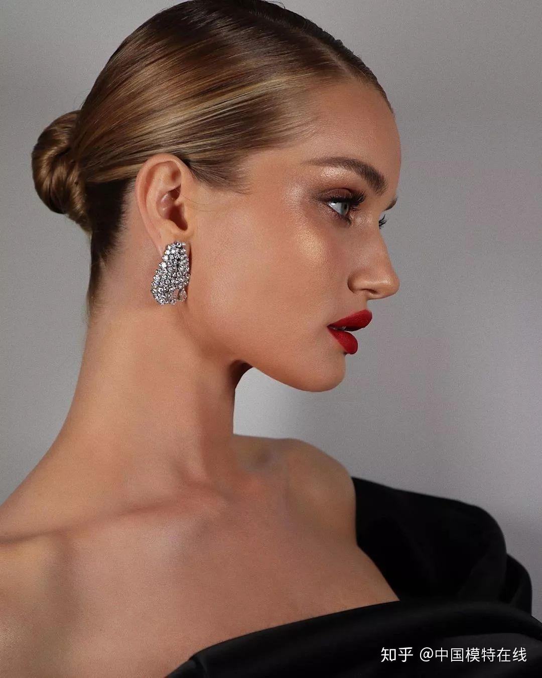 奥斯卡派对超模争奇斗艳各个气场全开散发魅力