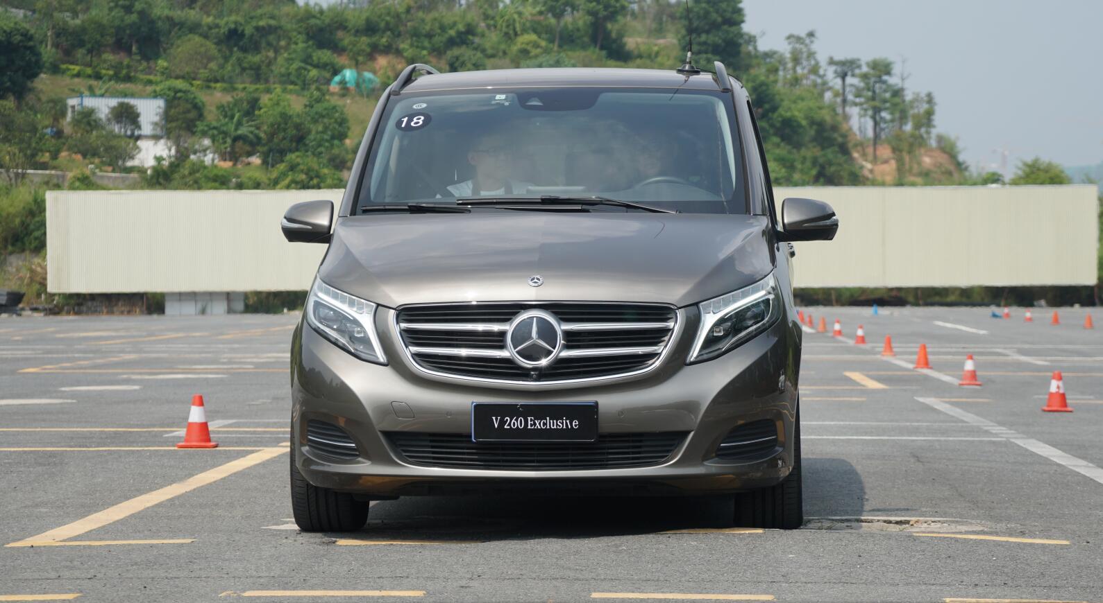 把商务舱装进了第二排奔驰这台mpv比埃尔法更有面子