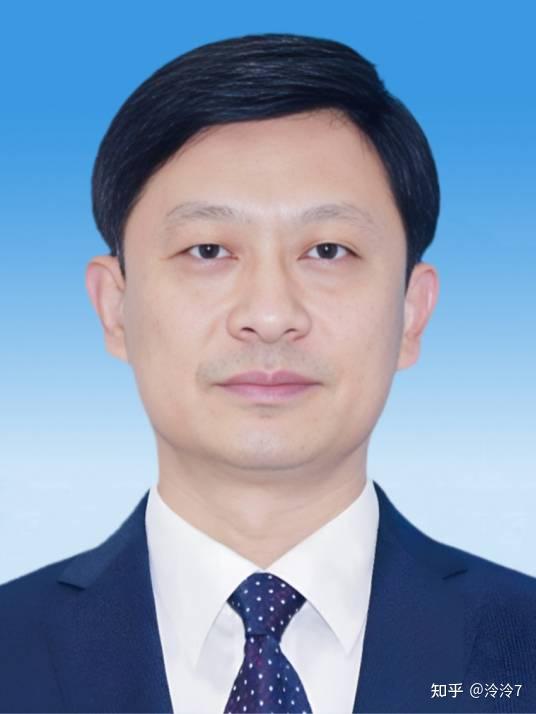 现任山东省青岛市政府副市长,党组成员,市公安局党委书记,局长,督察长