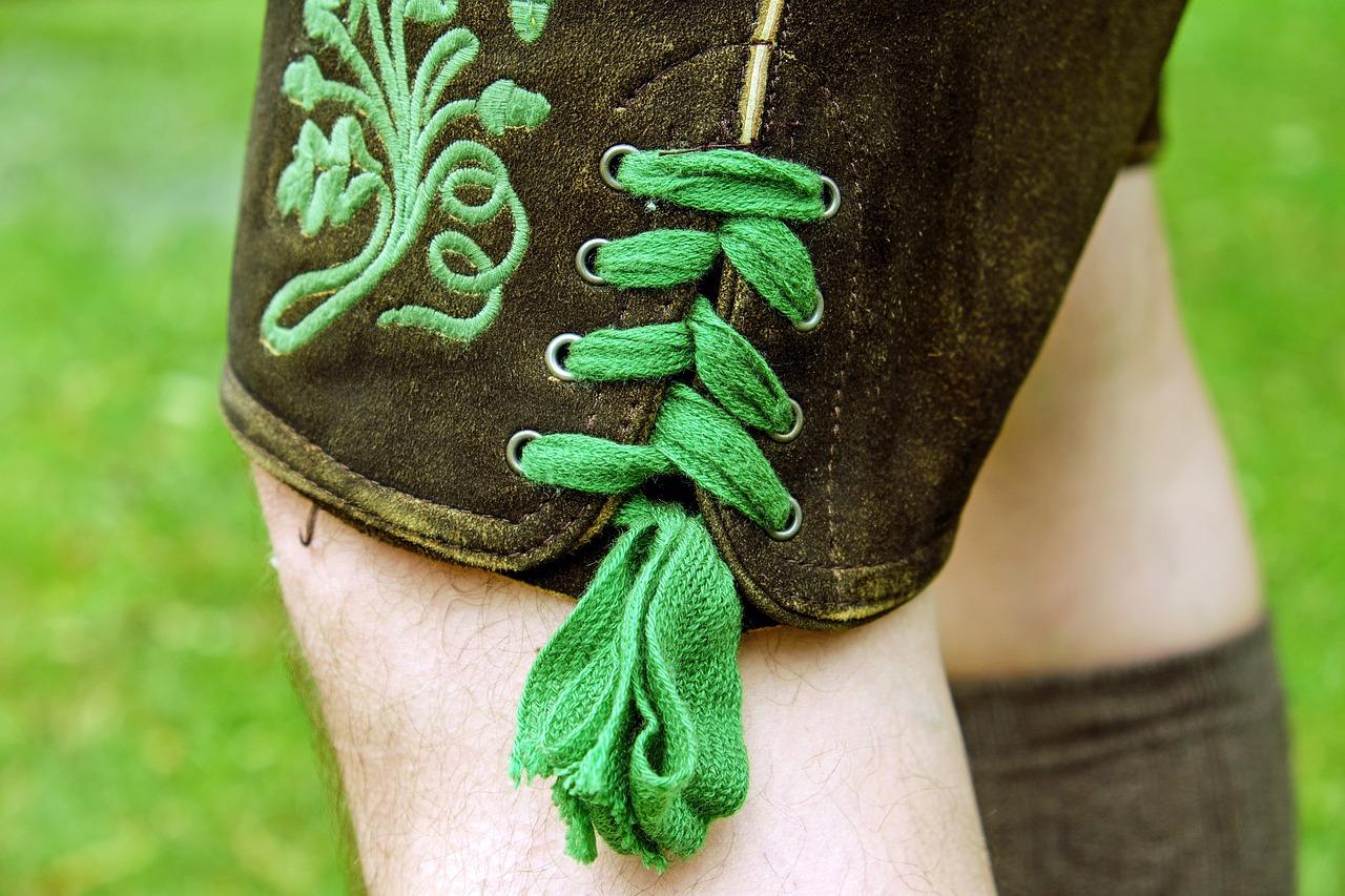 4. 工装风格腰包