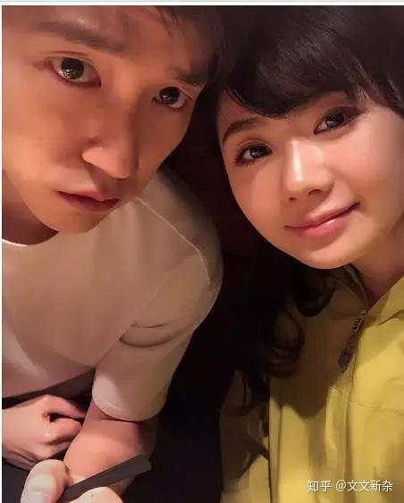 福原爱罕见泳照,第一眼以为是裸泳,铁打的福原爱,福原爱与爱拉酱贴脸