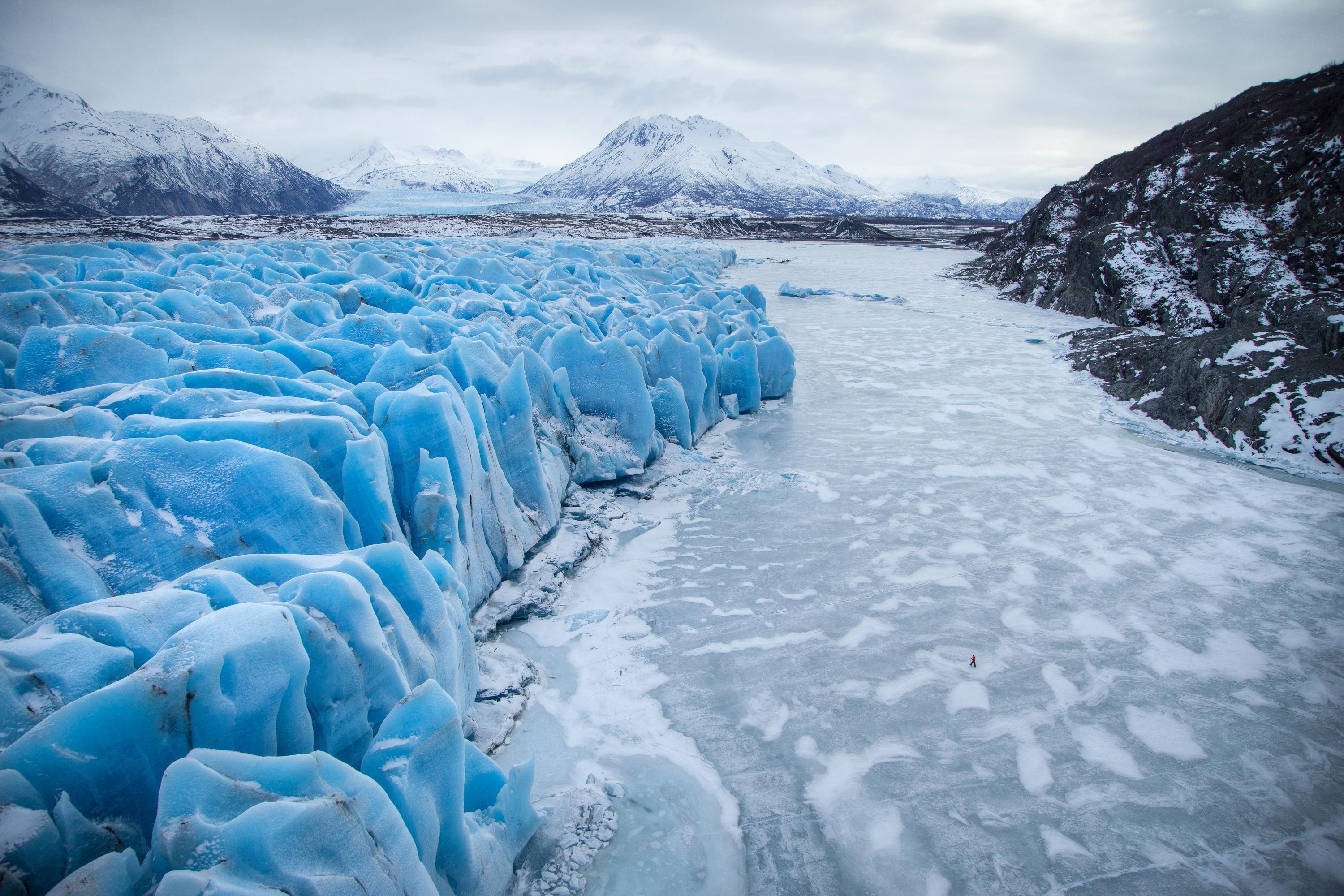 罕见高温！冰岛冰川大量融化，环岛公路被淹没，最美冰湖加速消失_北极圈
