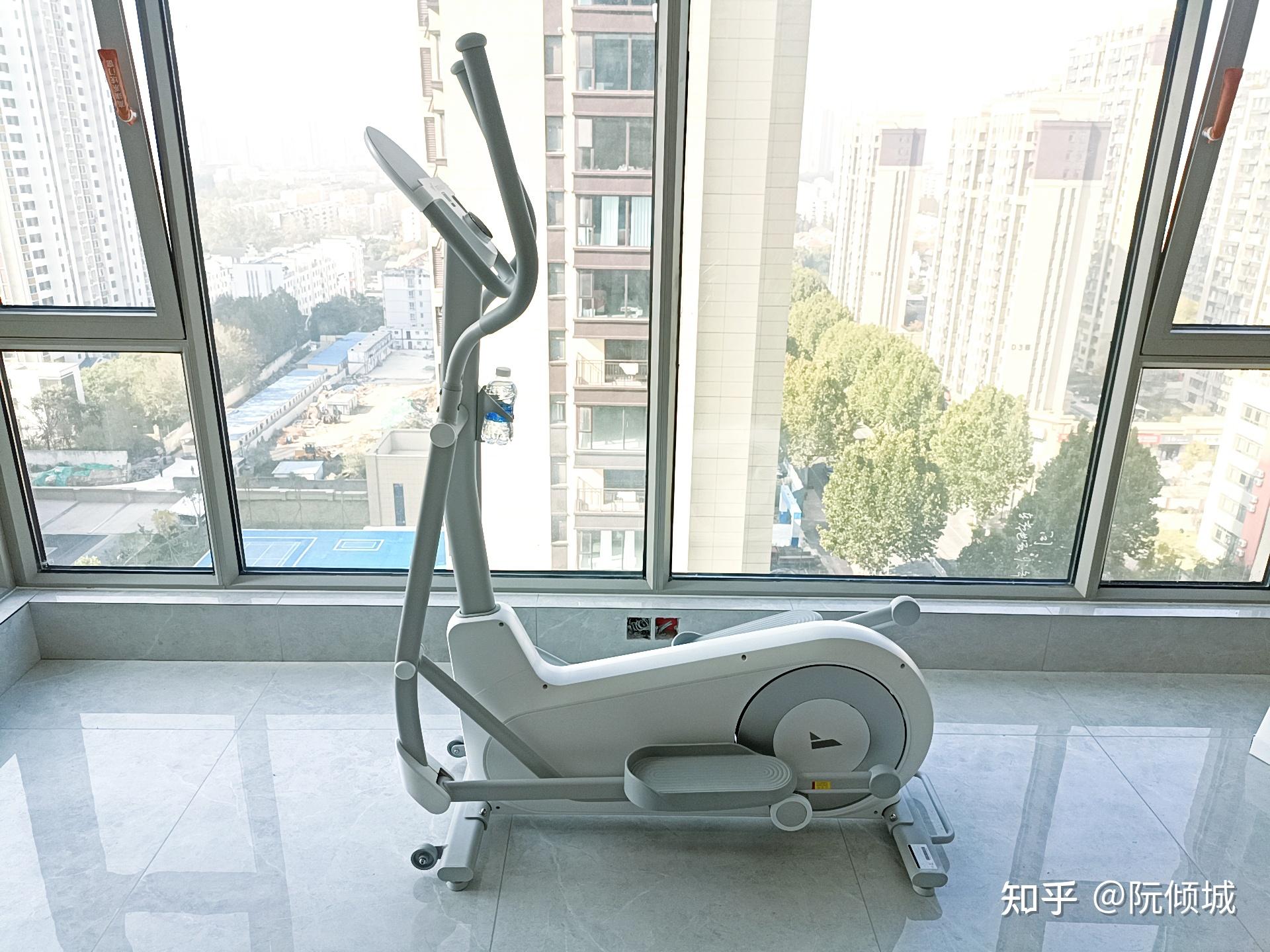 想问一下,椭圆机和动感单车哪个更适合在家减肥用呢?
