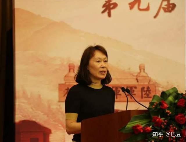 是个60后,资料不详.聂菲