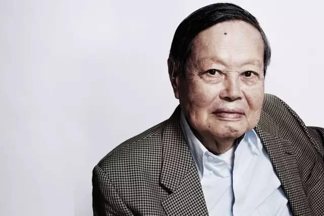 98岁杨振宁与44岁妻子近照曝光:翁帆这16年经历了什么?(杨振宁和老婆翁帆近照)