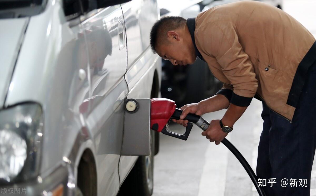 油价跌幅减少，今日加油站92/95号汽油售价表，每升下跌约0.25元- 知乎