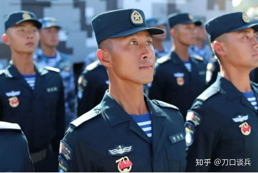 从头到脚海军陆战队换迷彩服一个帅字了得