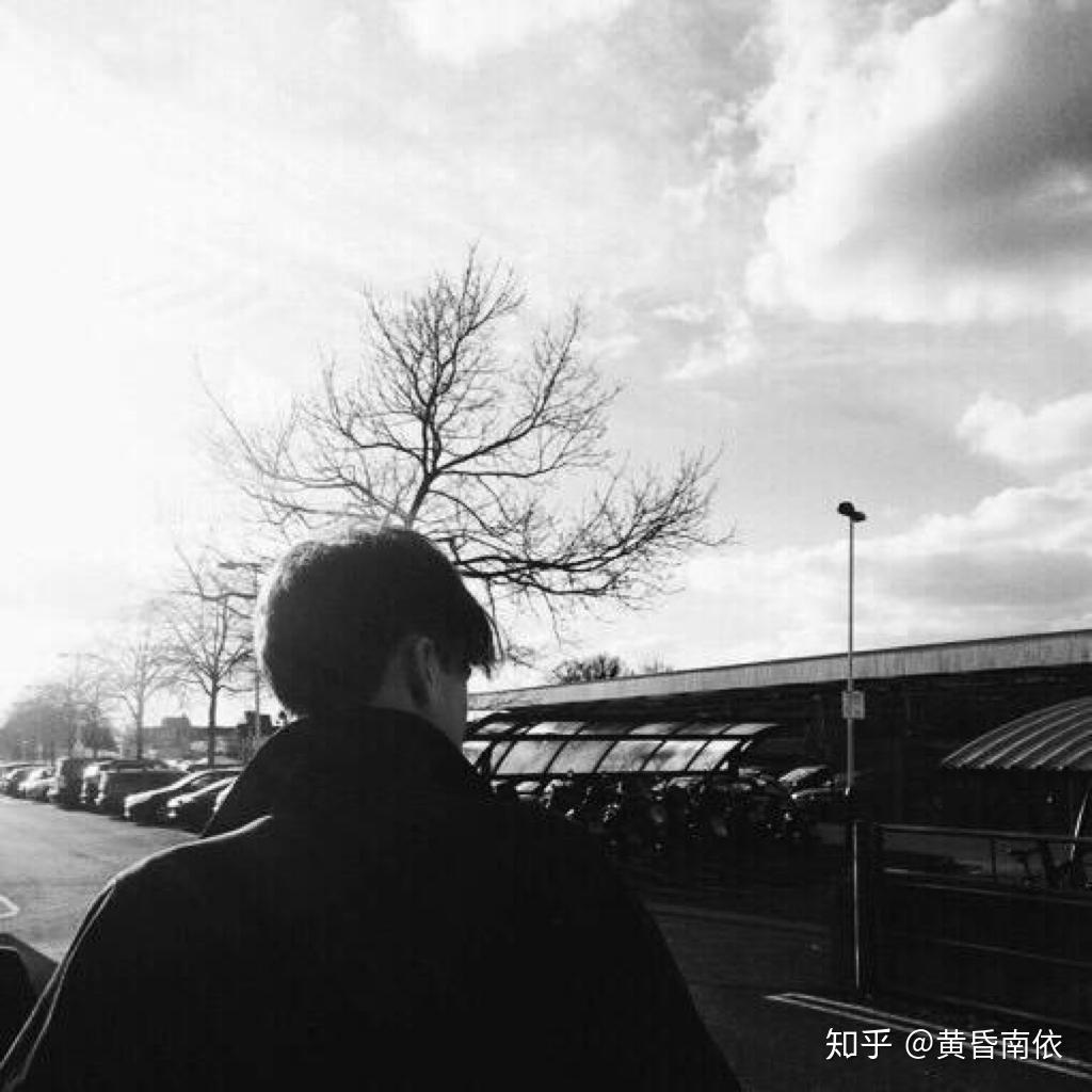 如何才能不在意别人说什么 v2-e4839f5825f485fe2d692c6f1b51d788_r.jpg