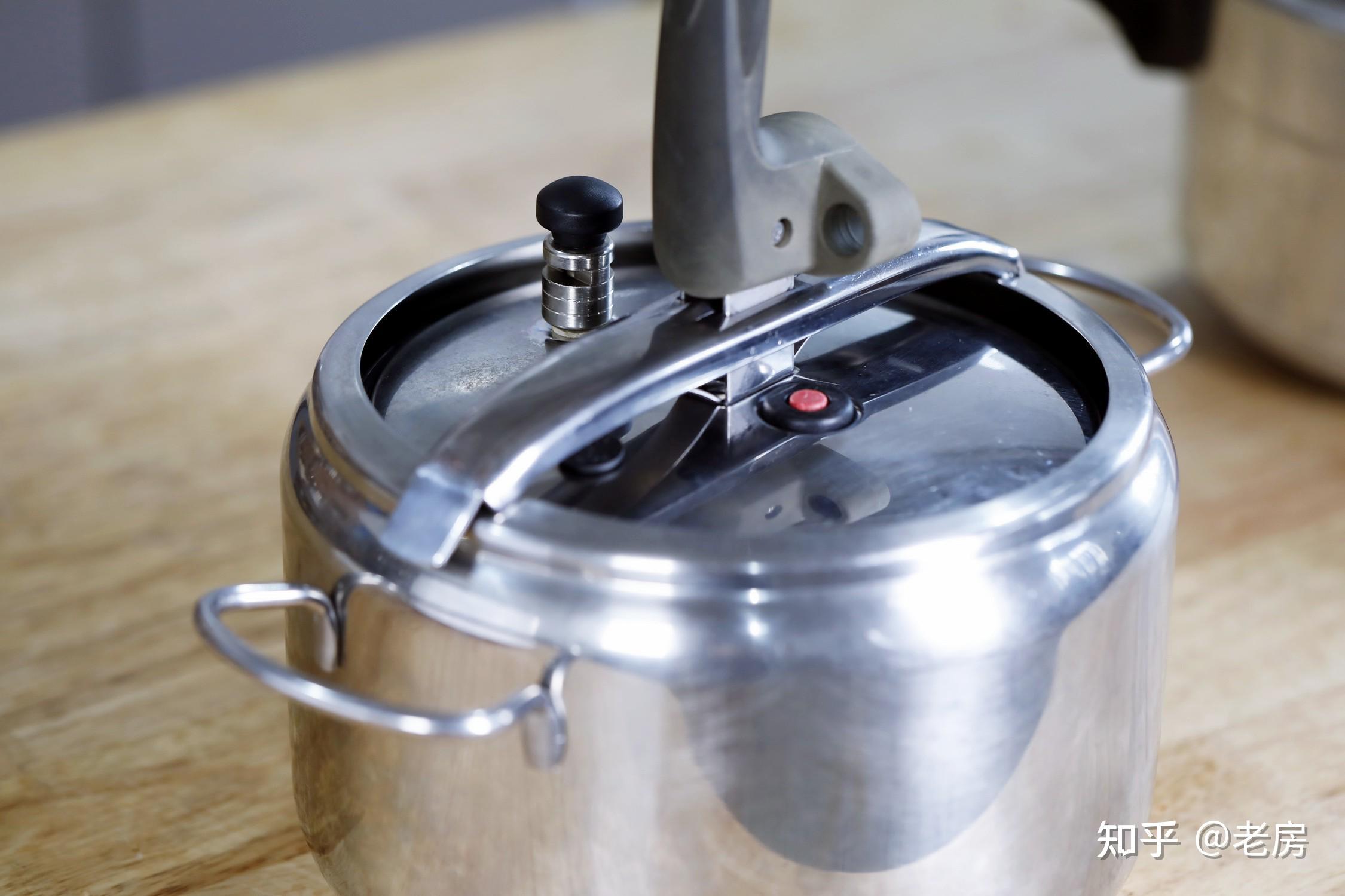 这款高压锅是老房自己从意大利背回来的.