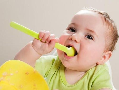 小宝宝几个月可以吃辅食了 v2-e4a32d27e59695aebceb1f676bb9cfe5_1440w.jpg?source=172ae18b