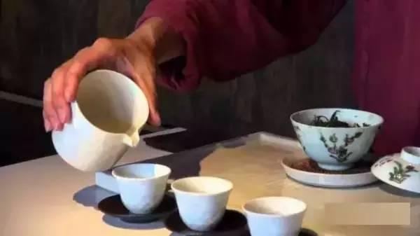 v2-e4d6432d2e4847b4833d8867421b2836_1440w.jpg?source=172ae18b