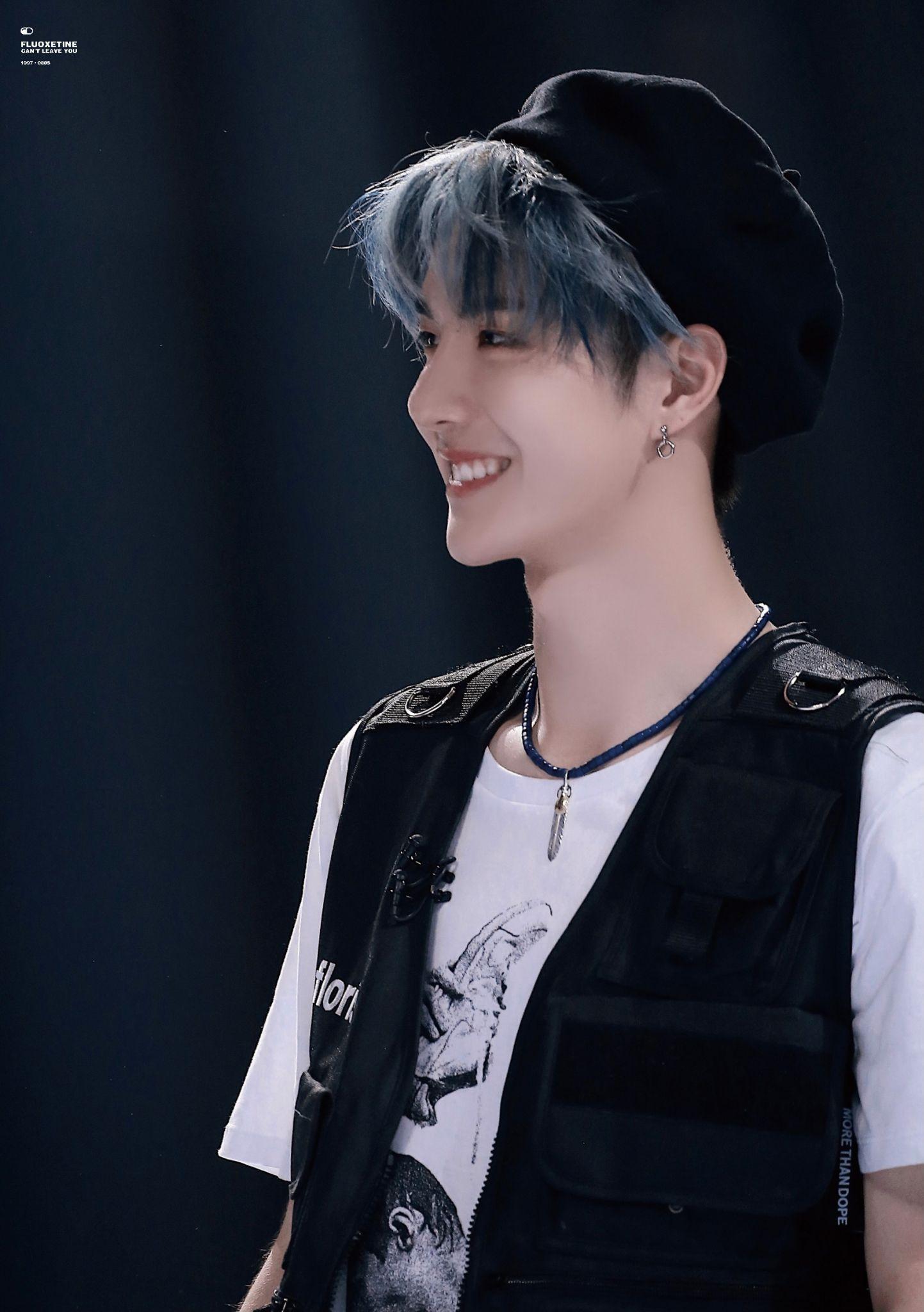 可以发一点王一博的美照么亲姨最近疯狂喜欢王一博每天管我要壁纸