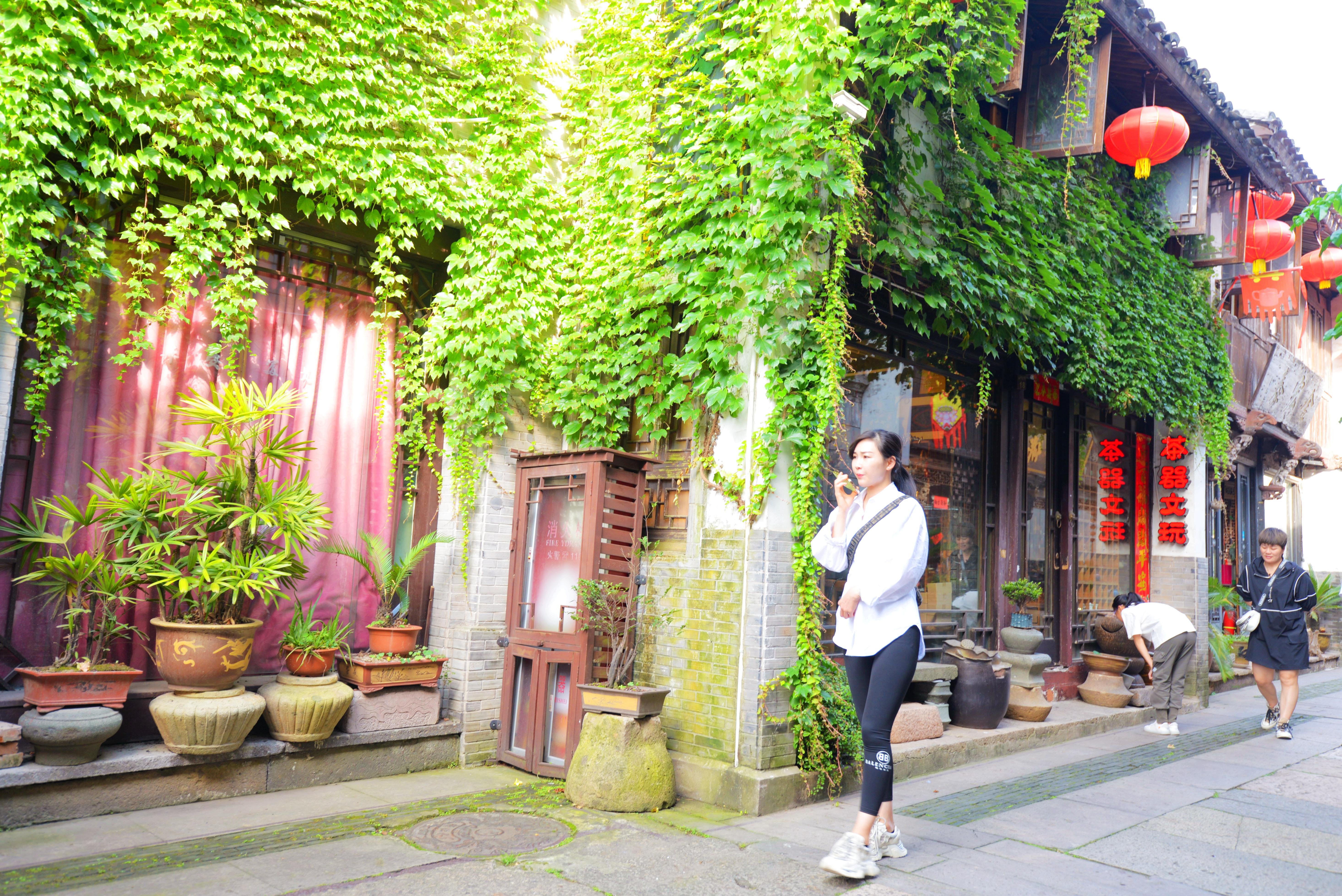 台州椒江海门老街,一条街上分中西两种建筑,书写的都是昔日䌓华 - 知乎