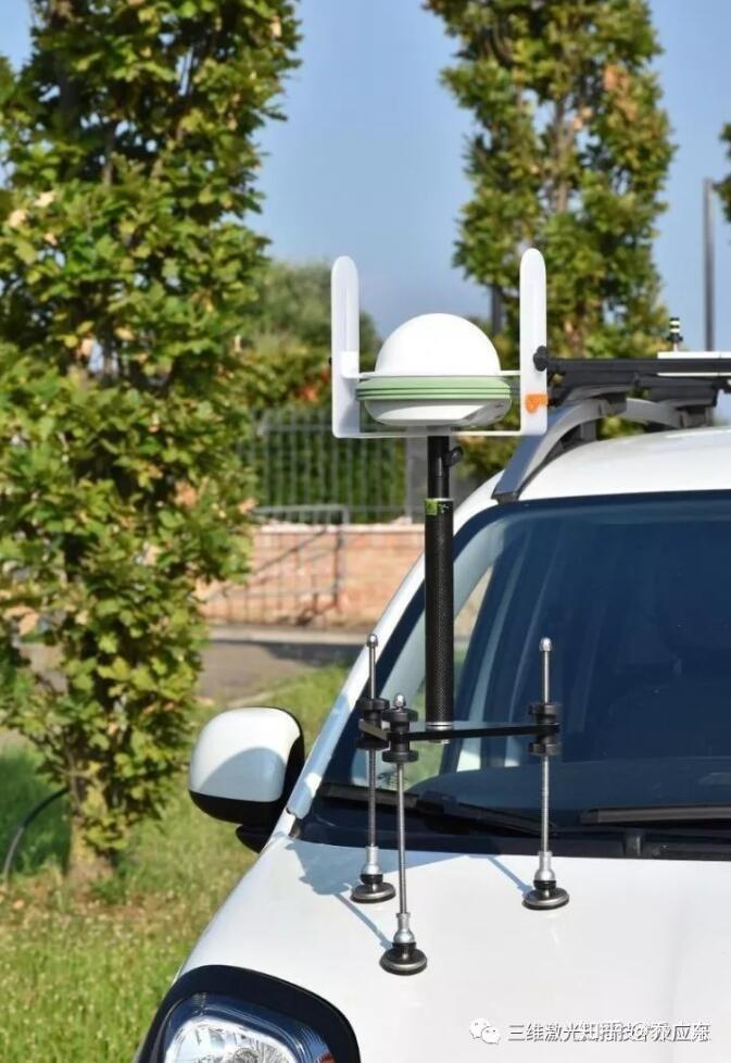 在扫描仪顶部以及车辆前部安置特定的标靶系统,配合rtk直接为扫描仪和