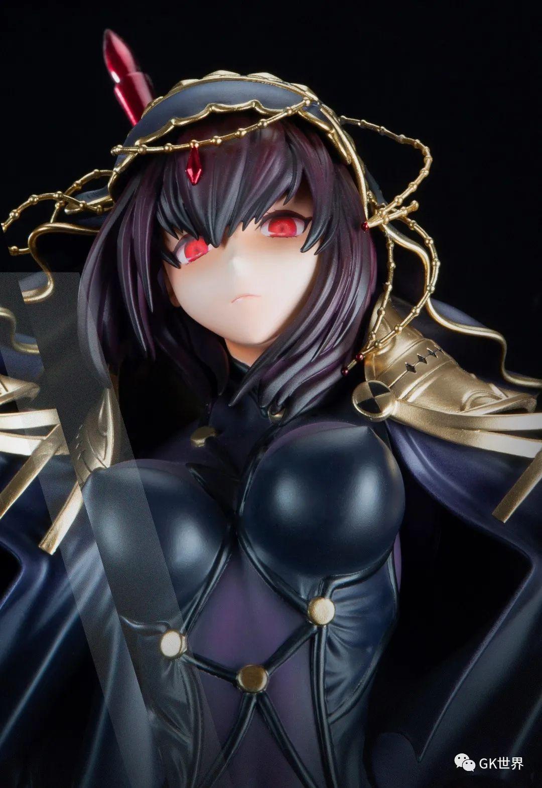 rwn"魔境女王"斯卡哈:师匠的1/4大欧派我直接好家伙!