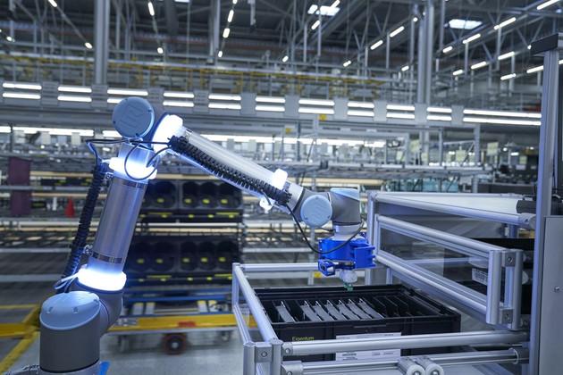 智能物流机器人上岗革命性技术助力宝马高效生产
