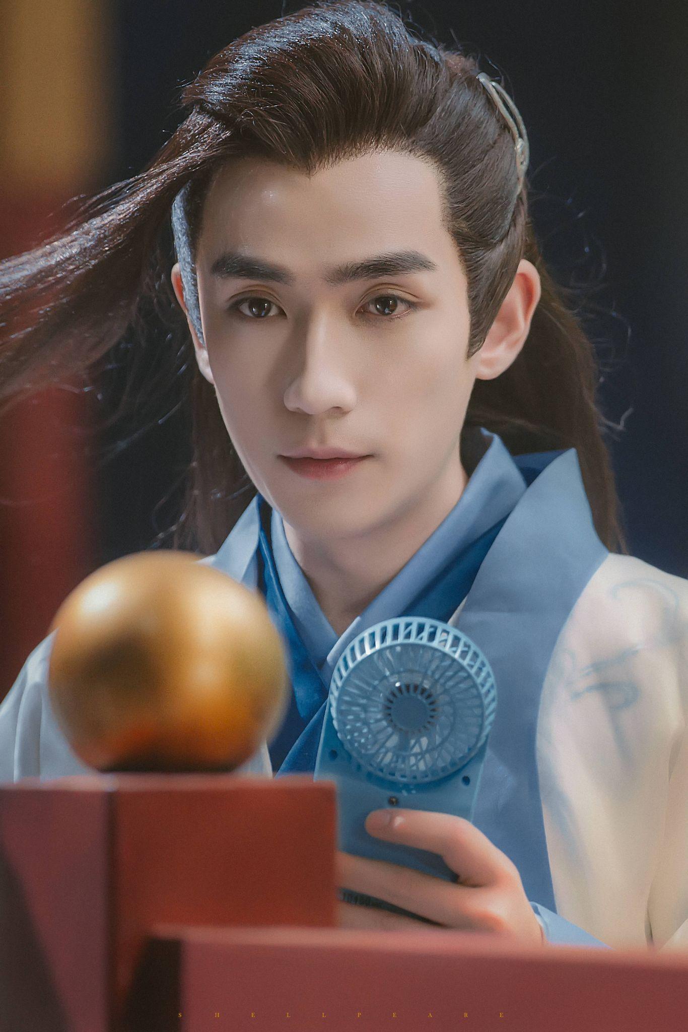 如何客观评价朱一龙的颜值