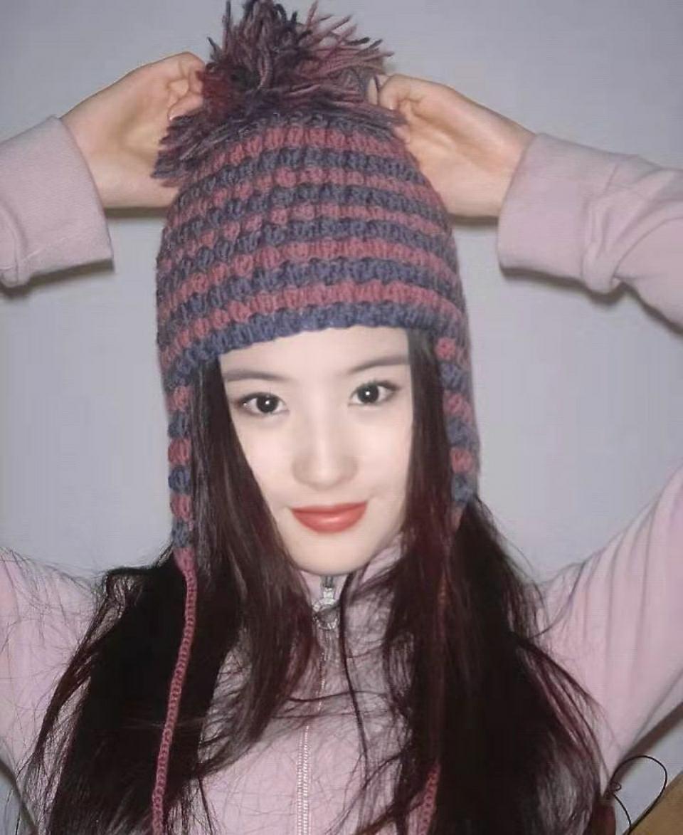 刘亦菲代言阿迪达斯有网友说她有点不搭没什么运动感大家会买吗