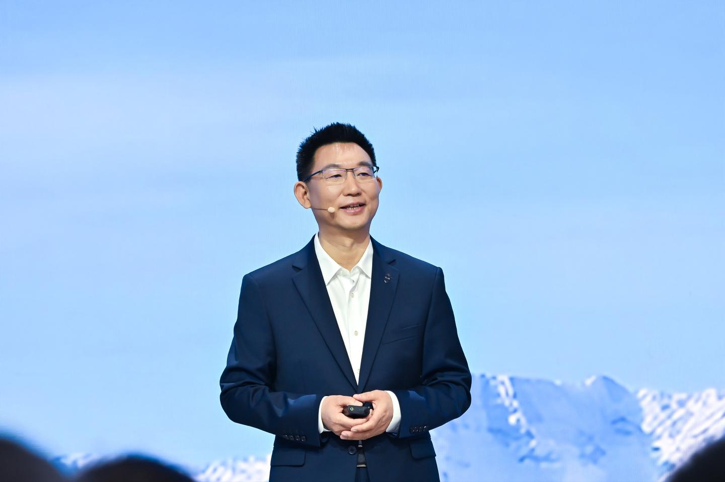 赛力斯何利扬:AI驱动魔方技术平台持续演进 引领高端出行