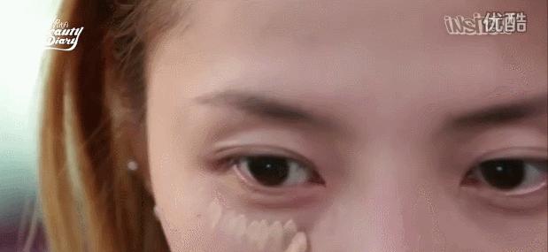 眼镜框怎么选好看 v2-e5abf6285ac55eab30b7a166a7ad7254_r.jpg
