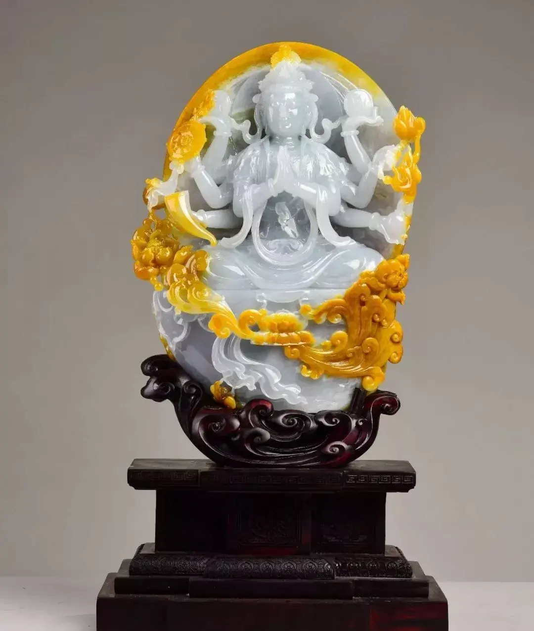 2018《华表奖》落幕,现场玉雕作品估值过乙-2018年中国华表奖最佳男演员奖