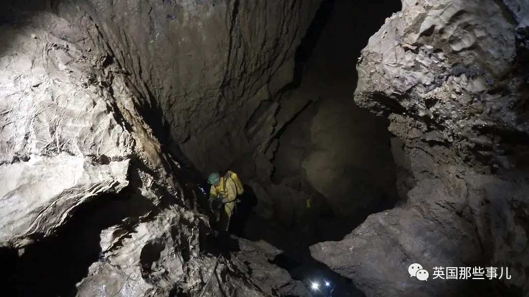 深入地底2000多米,这是世界最深的一个洞,他们却在此发现人类尸体
