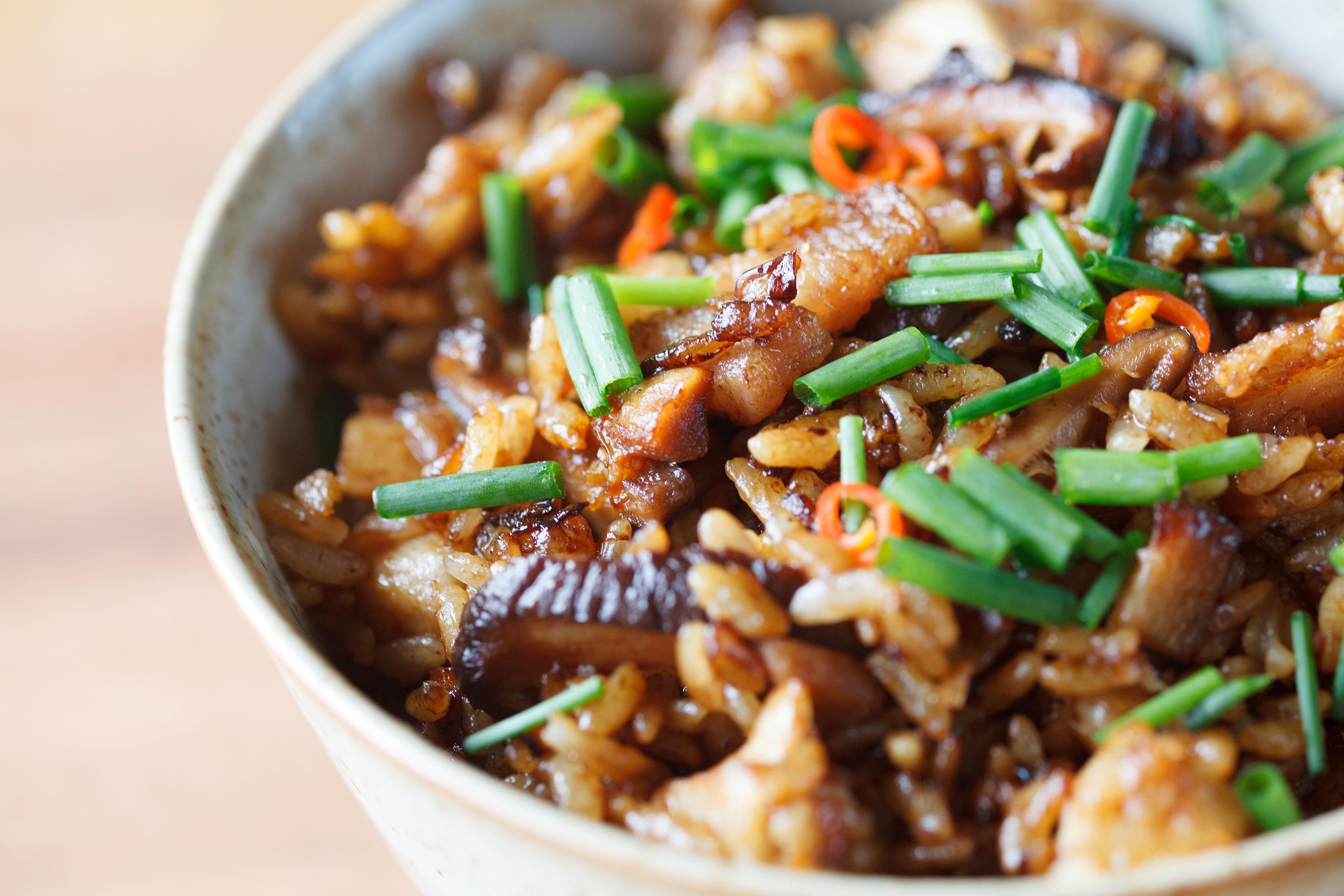 按下煮饭键开始,就香得不得了,激发食欲的一碗芋头饭